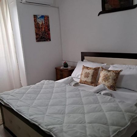 Olivia Guesthouse Gjirokastër Eksteriør bilde