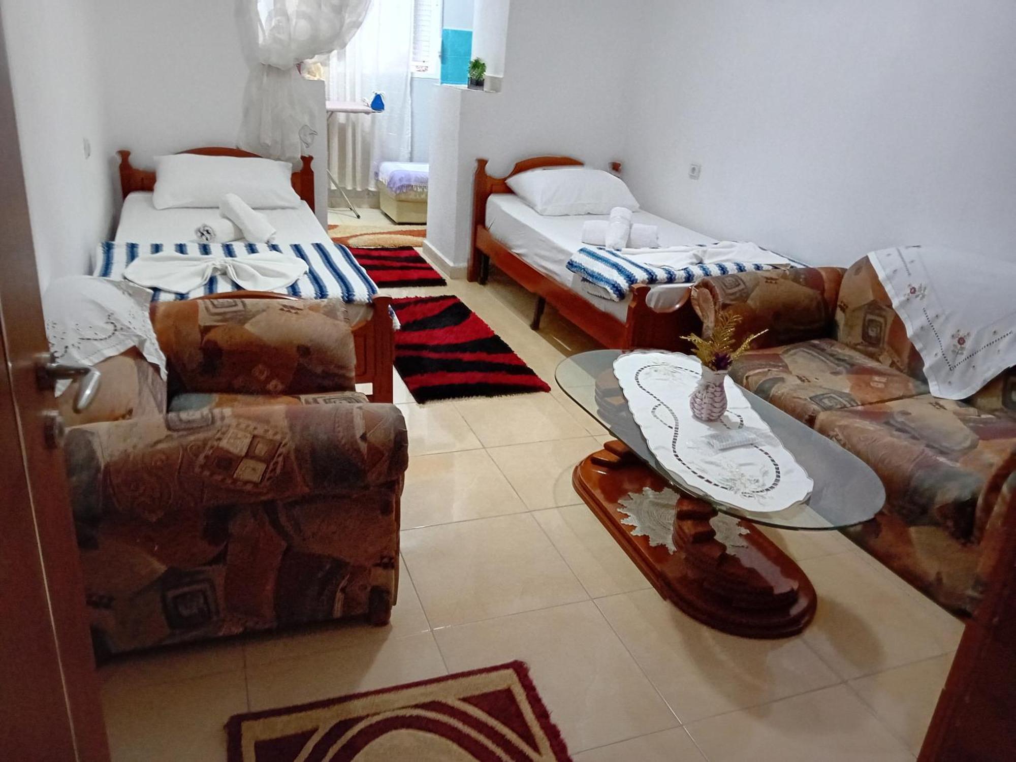 Olivia Guesthouse Gjirokastër Eksteriør bilde
