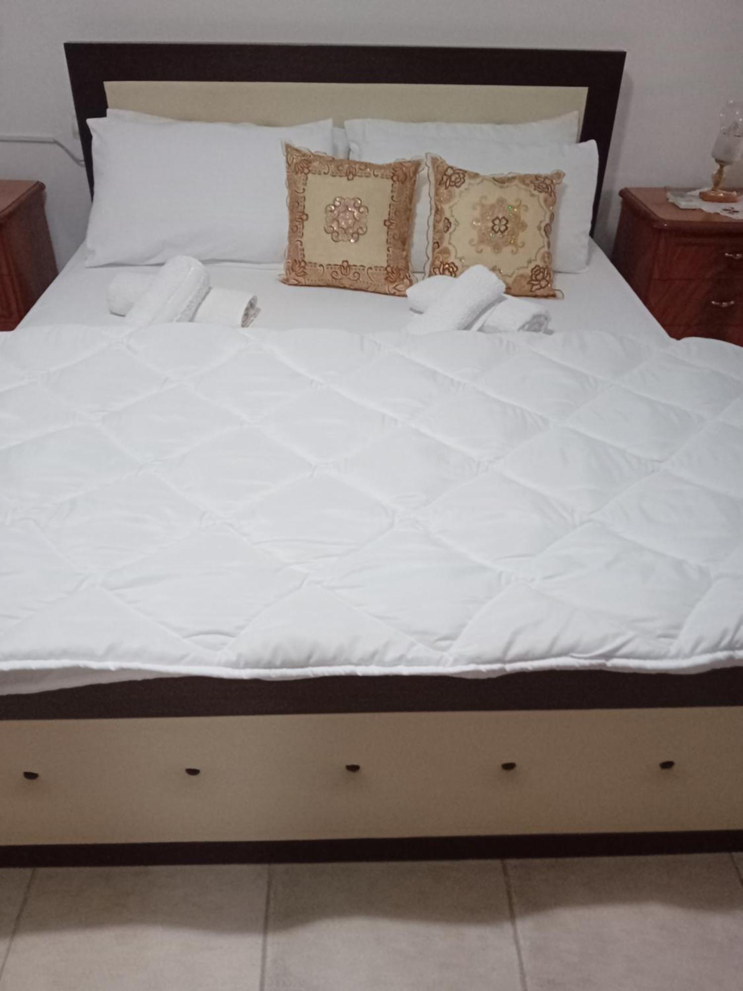 Olivia Guesthouse Gjirokastër Eksteriør bilde