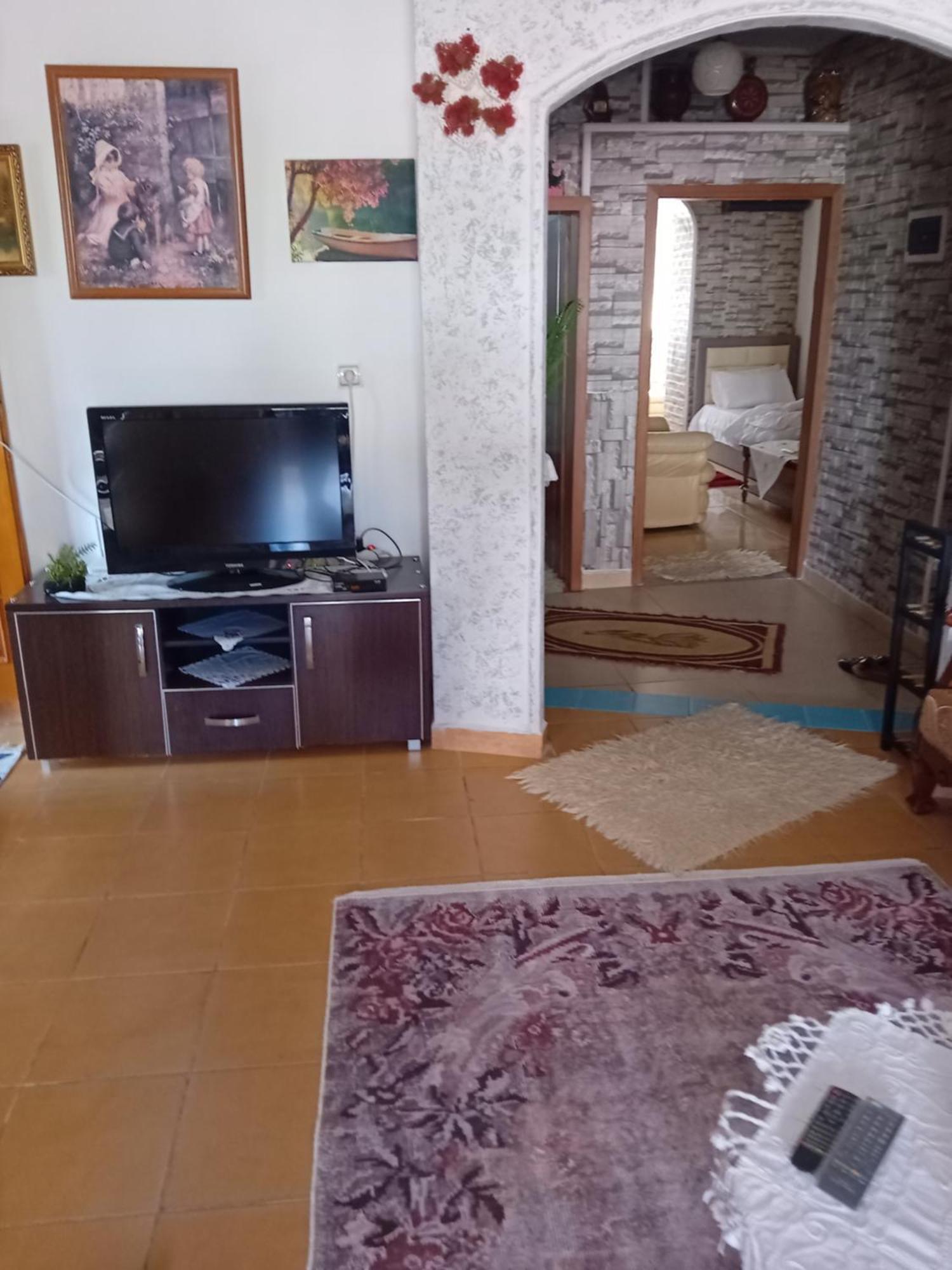 Olivia Guesthouse Gjirokastër Eksteriør bilde